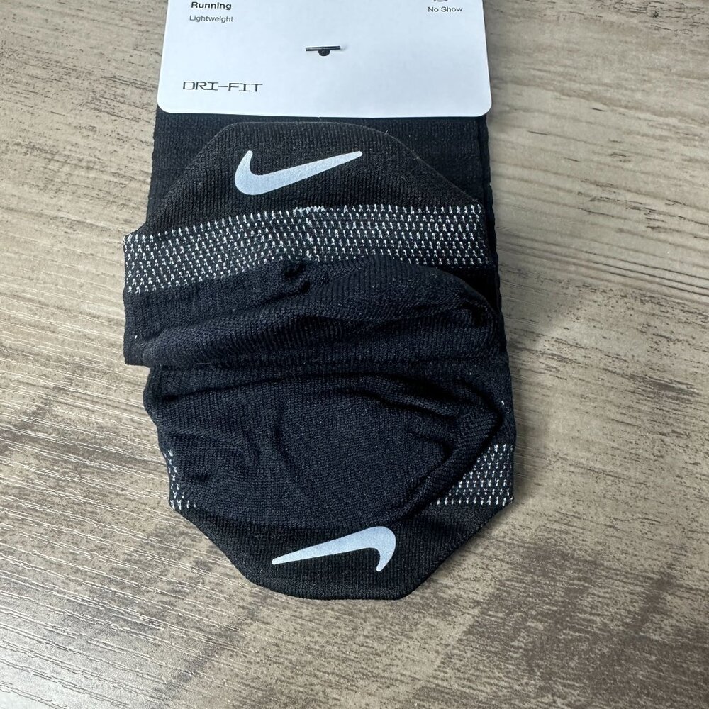 NWT Nike Unisex Spark Lightweight No Show Run Socks Black Size Small (DA359-010) - Picture 4 of 9